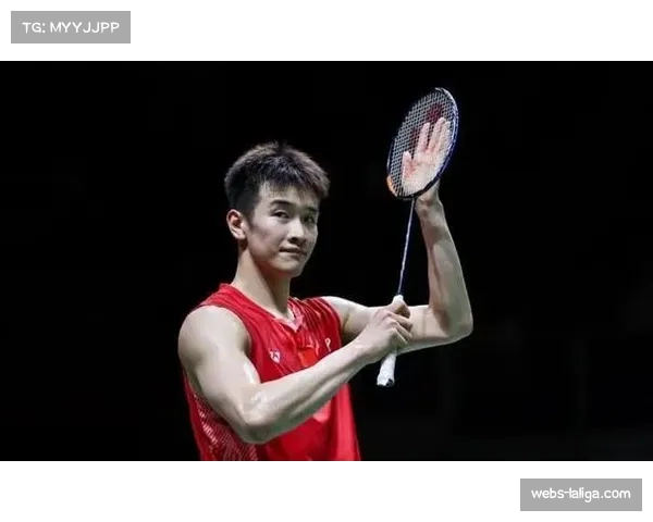 法国公开赛男单决赛：李诗沣鏖战三局击败奈良岡功大，夺得赛季首冠